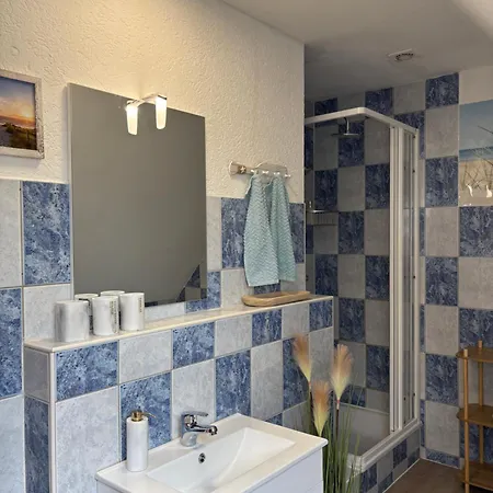 Mit Schloesserblick In I Grosse Dachterrasse I Parkplatz Kostenfrei Δρέσδη