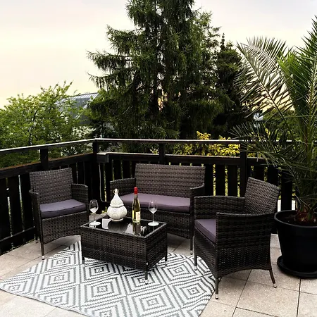 Mit Schloesserblick In I Grosse Dachterrasse I Parkplatz Kostenfrei Apartment