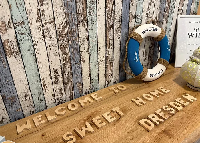 Mit Schloesserblick In I Grosse Dachterrasse I Parkplatz Kostenfrei دريسدن