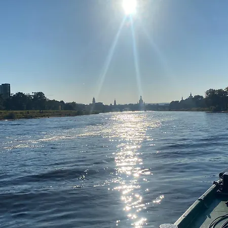 Mit Schloesserblick In I Grosse Dachterrasse I Parkplatz Kostenfrei