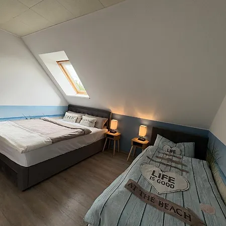 아파트 Mit Schloesserblick In I Grosse Dachterrasse I Parkplatz Kostenfrei 드레스덴